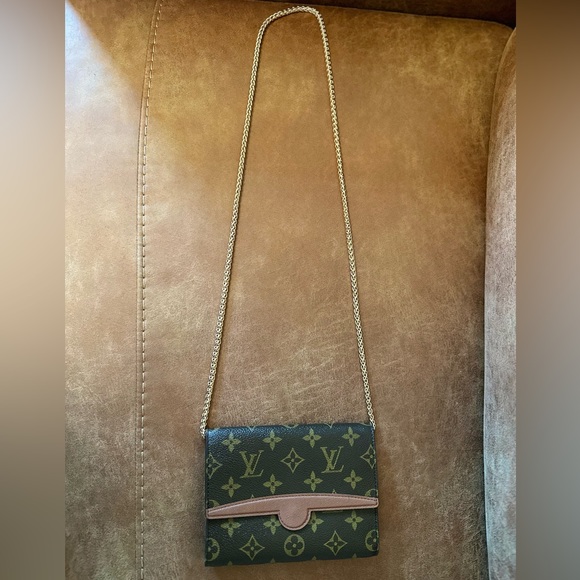 LOUIS VUITTON Monogram Pochette Ceinture Arche - Picture 8 of 8